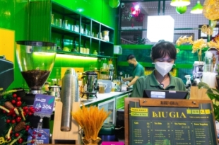 trai-nghiem-doc-dao-tai-sao-nen-ghe-quay-bar-pha-che-tai-liu-gia